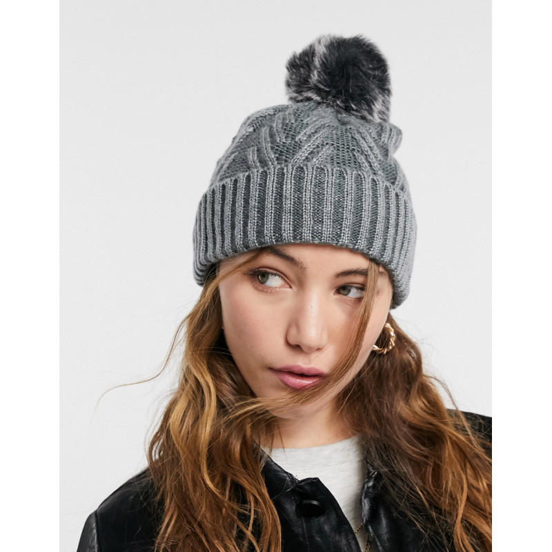 Boadmans knitted hat with...