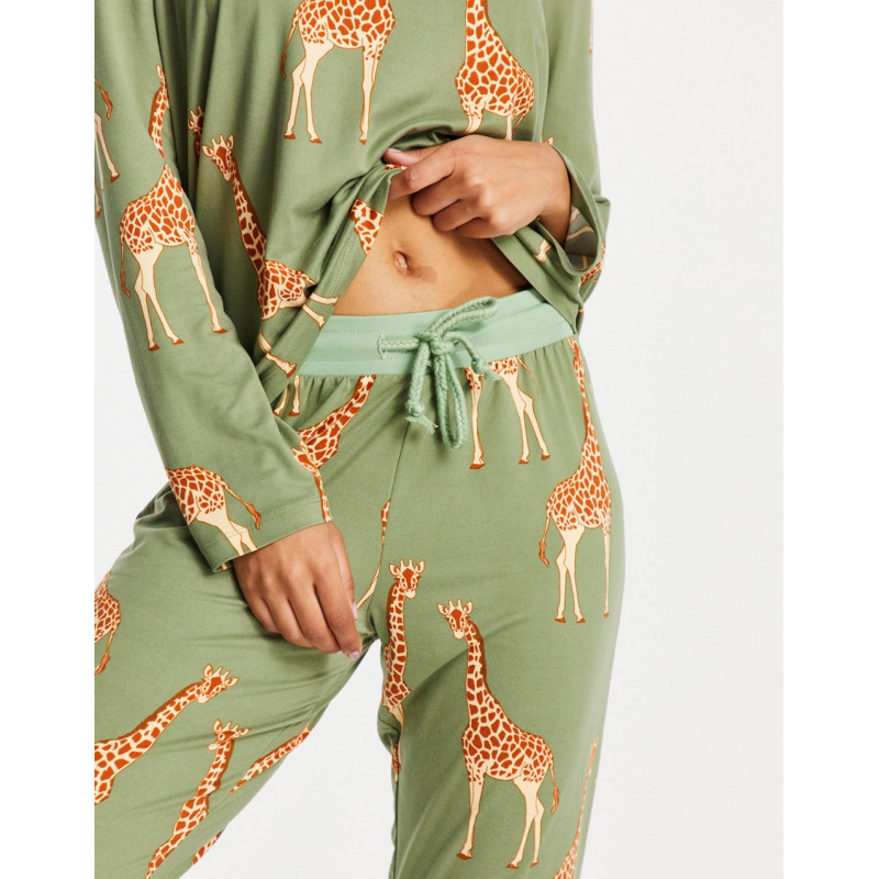Chelsea Peers giraffe print...