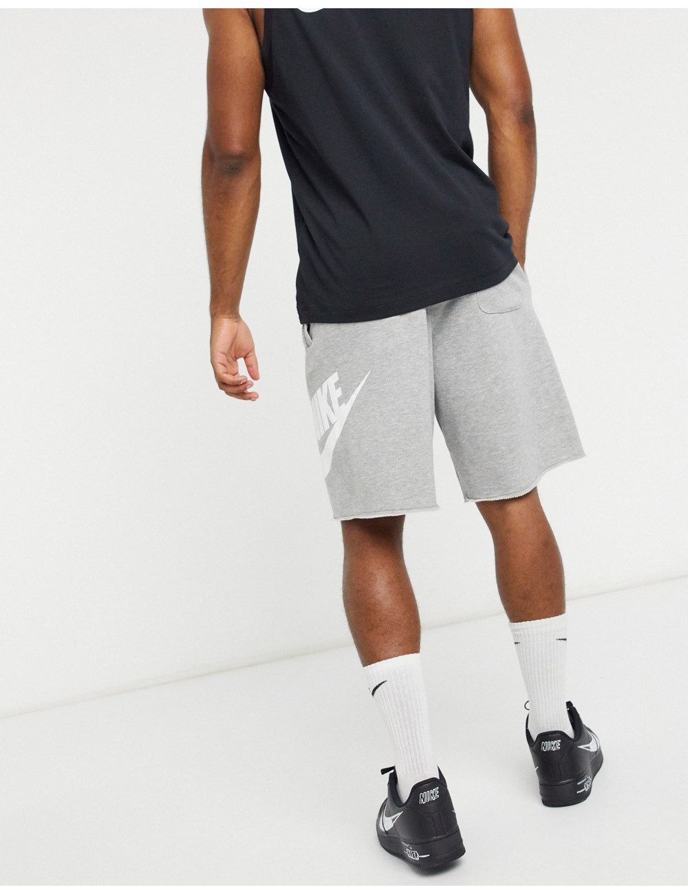 Nike Alumni logo shorts in...