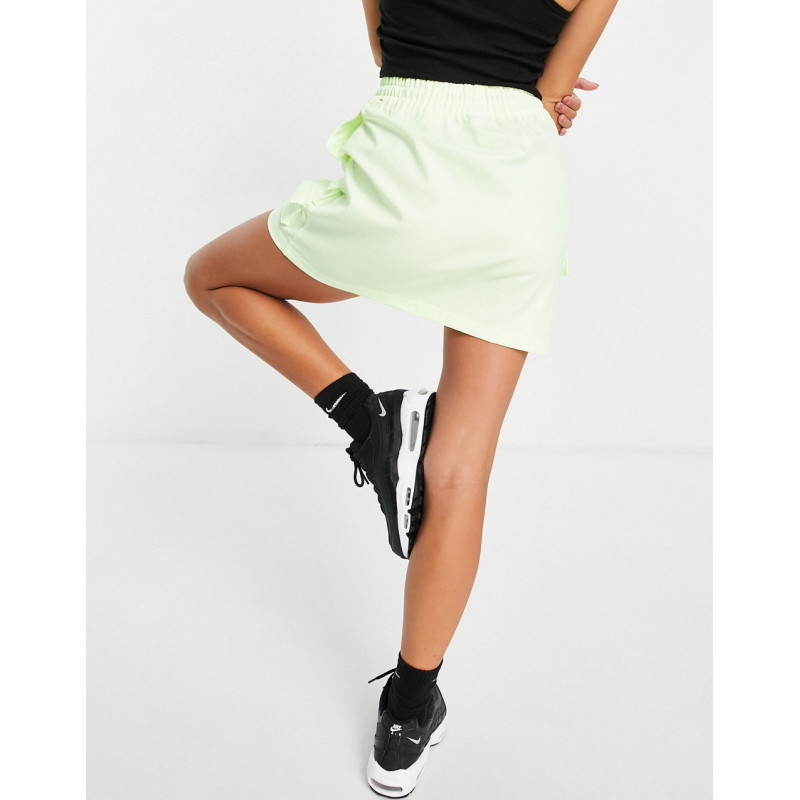 Nike Swoosh woven skirt in...