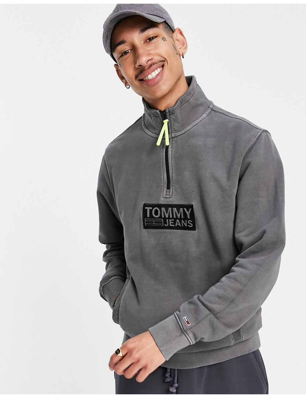 Tommy Jeans tonal corp logo...