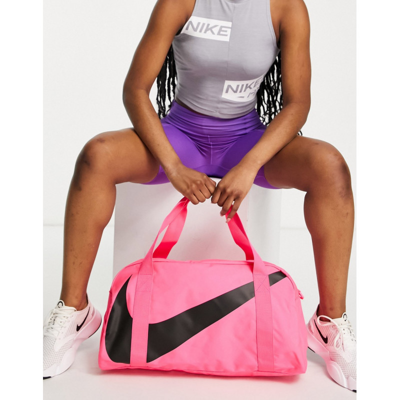 Nike gym barrel bag in pink