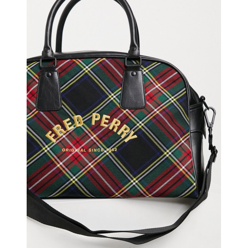 Fred Perry grip bag in...