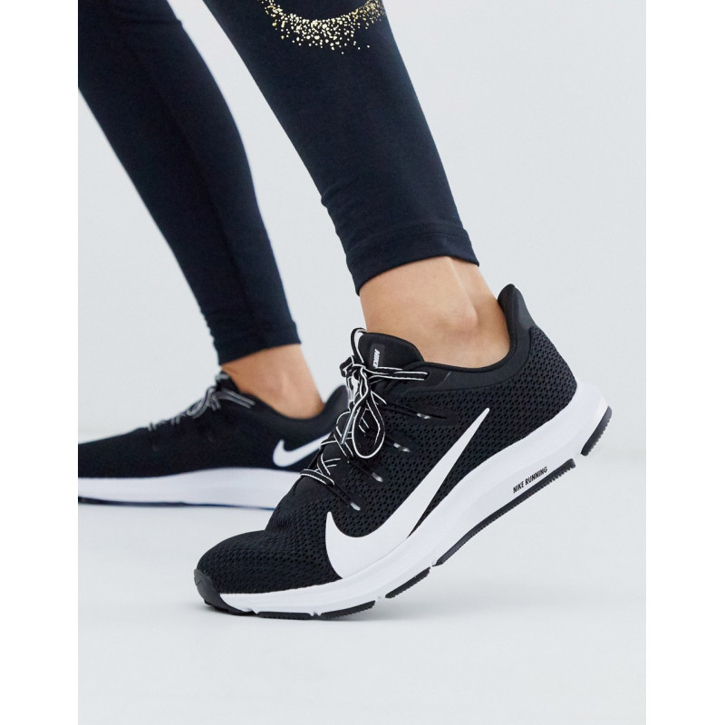 Nike Running Quest 2 in black