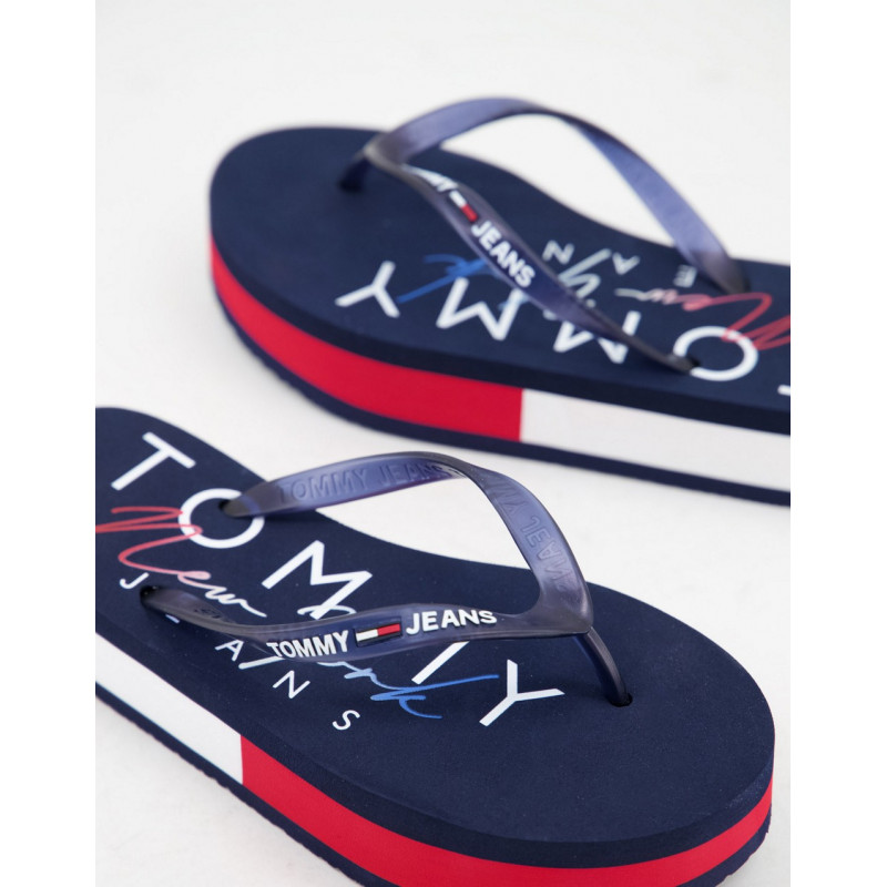 Tommy Jeans logo platform...