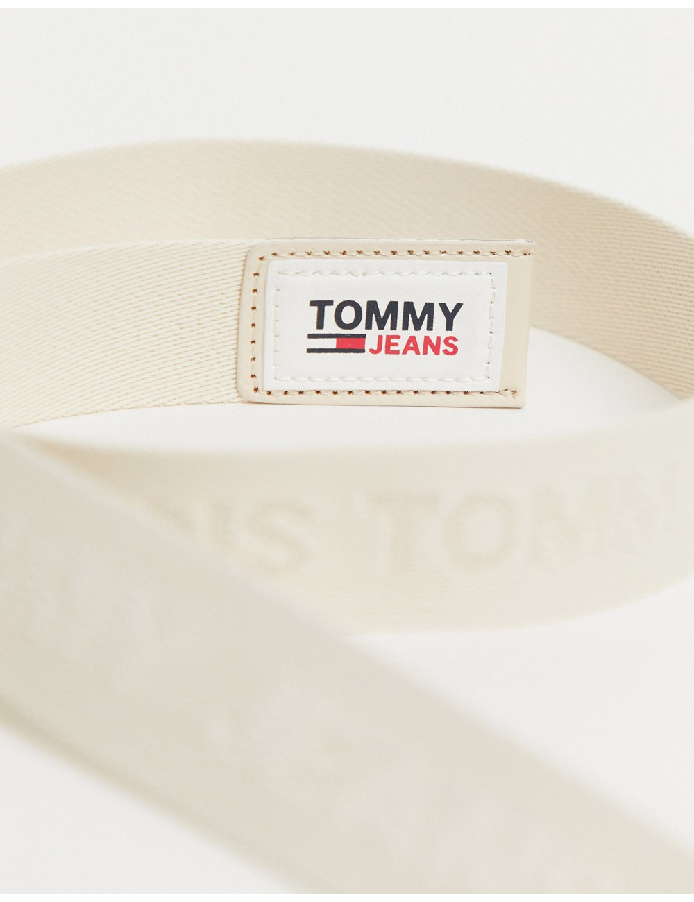 Tommy Jeans d-ring logo...