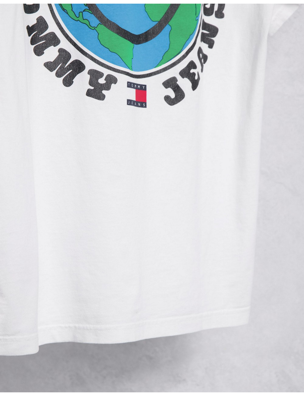 Tommy Jeans print t-shirt...