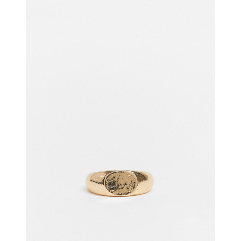 Accessorize signet ring in...