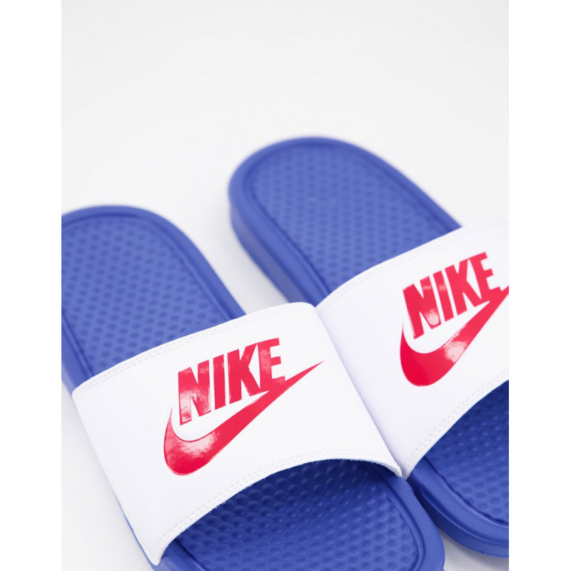 Nike Benassi Sliders