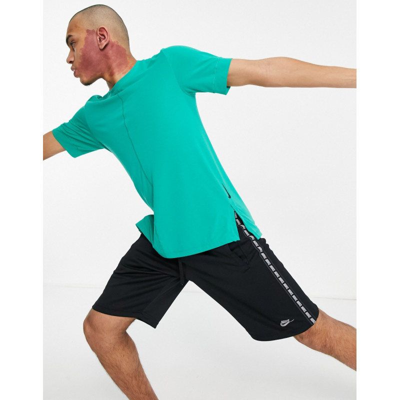 Nike Yoga Dri-FIT t-shirt...
