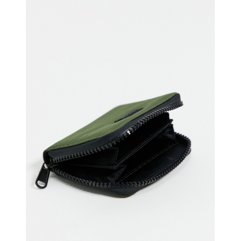 Consigned zip around wallet
