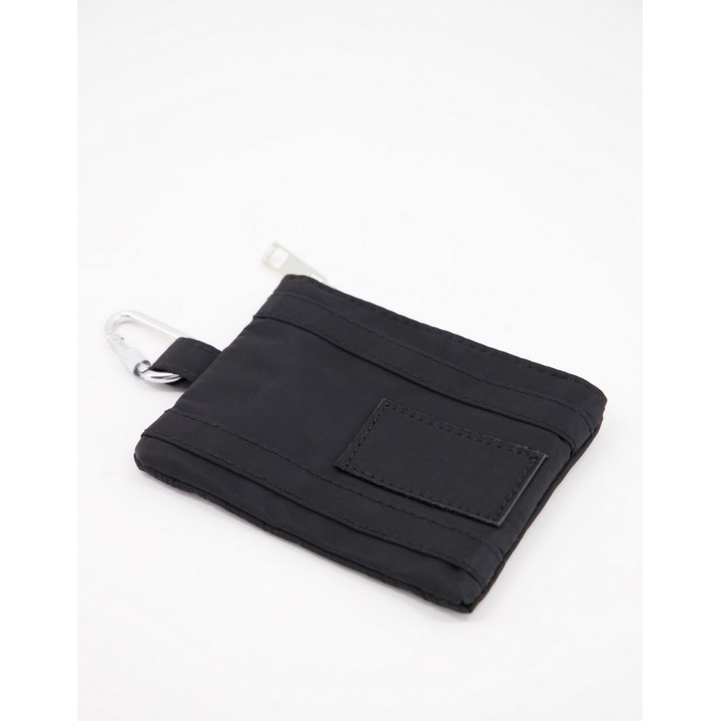 SVNX wallet with clip detail