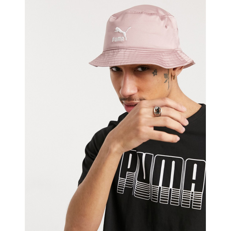 Puma satin bucket hat in pink