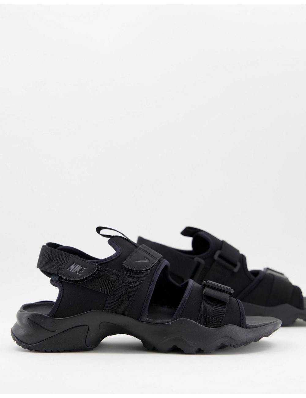 Nike Canyon sandal in black
