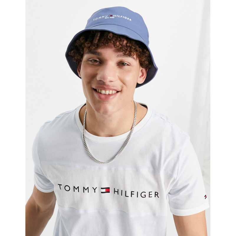 Tommy Hilfiger bucket hat...