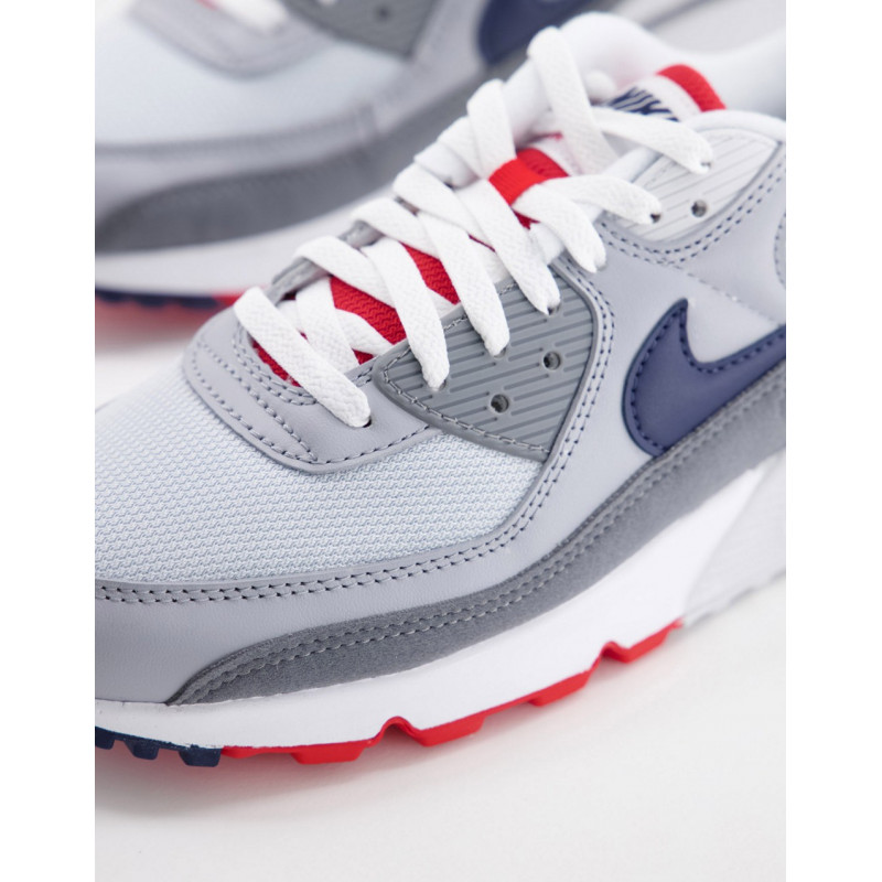 Nike Air Max 90 Trainers in...