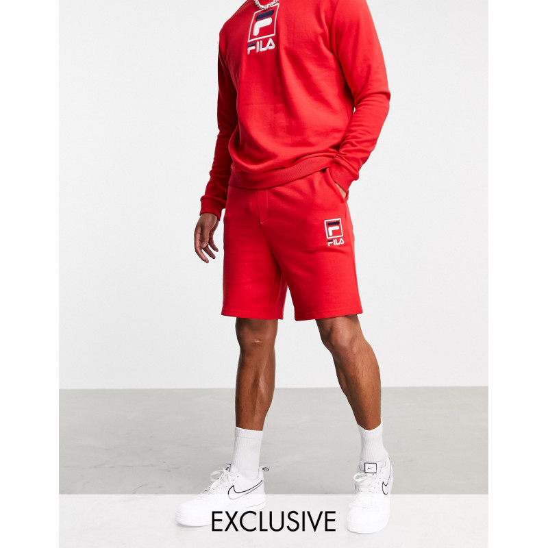 Fila box logo shorts in red...