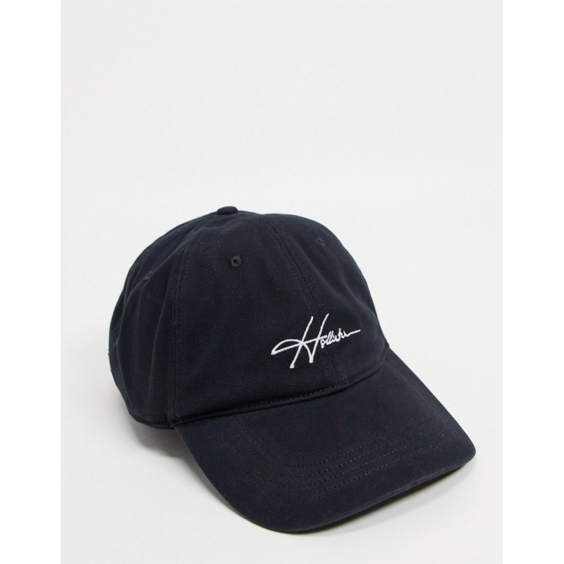 Hollister cap in black with...