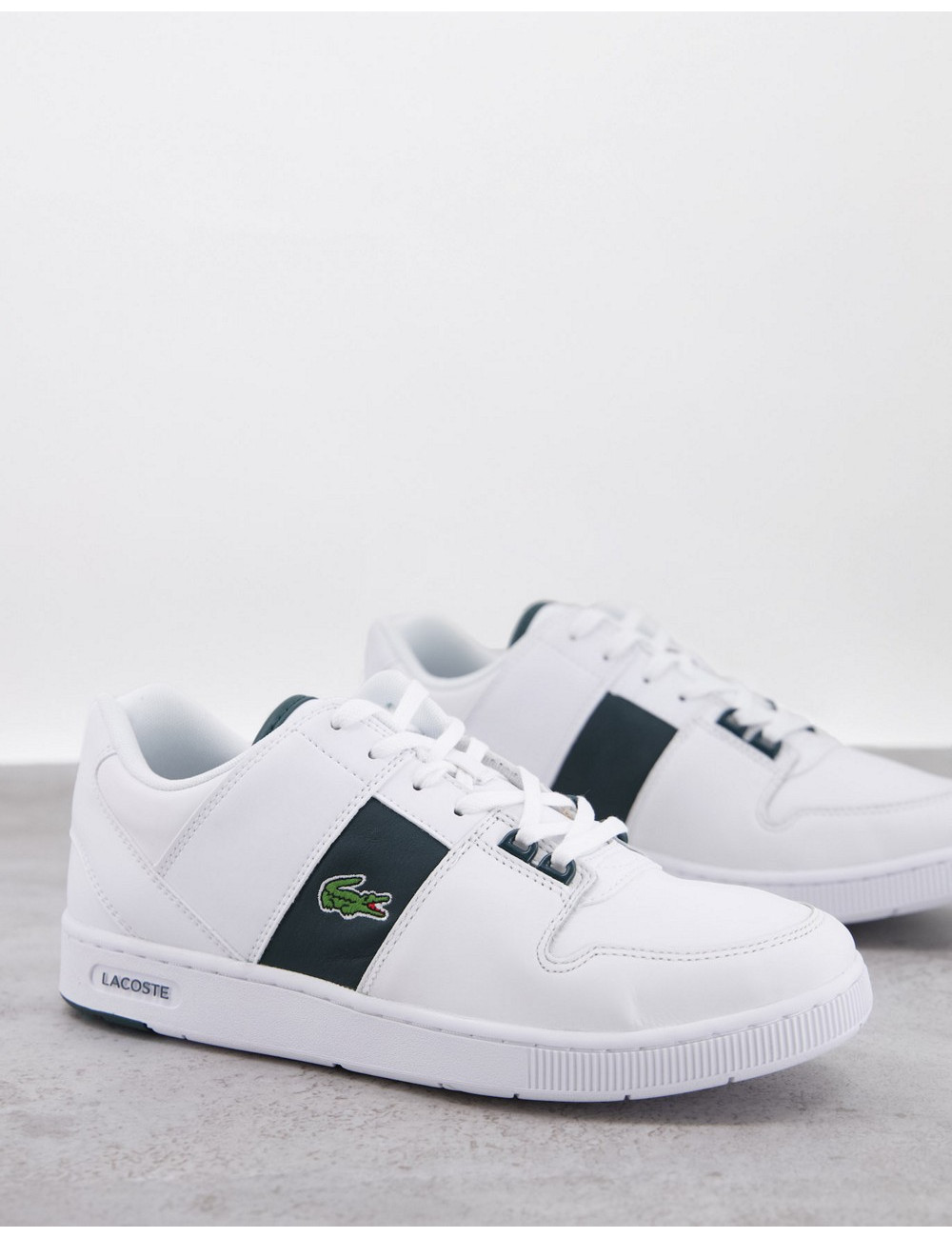 Lacoste thrill trainers in...