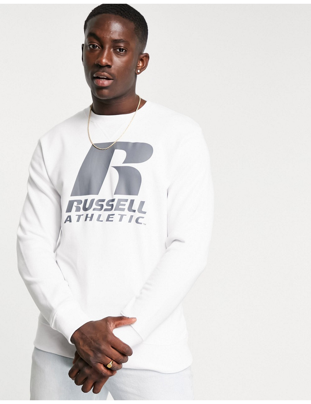 Russell Athletic R logo...