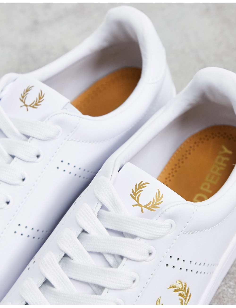 Fred Perry B721 gold detail...