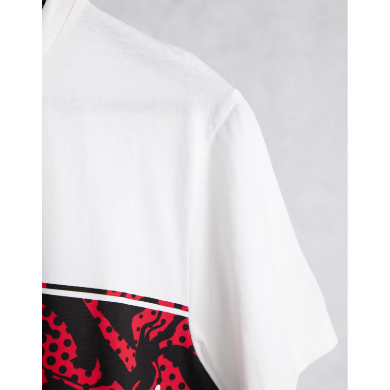 New Era NBA Chicago Bulls co-ord t-shirt in white with placement print and  oil slick infill