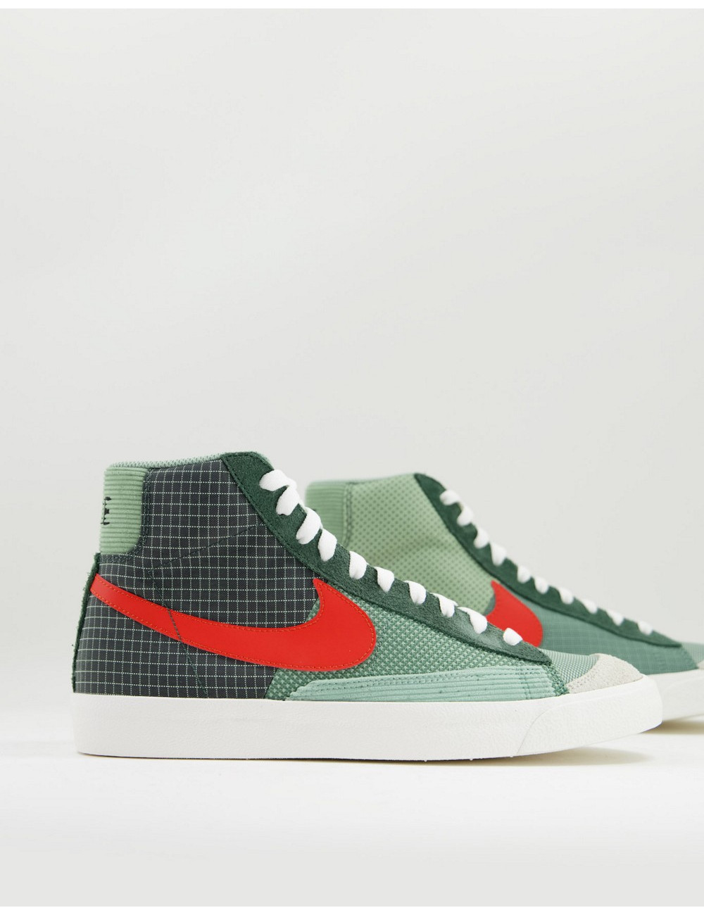 Nike Blazer Mid '77 Patch...