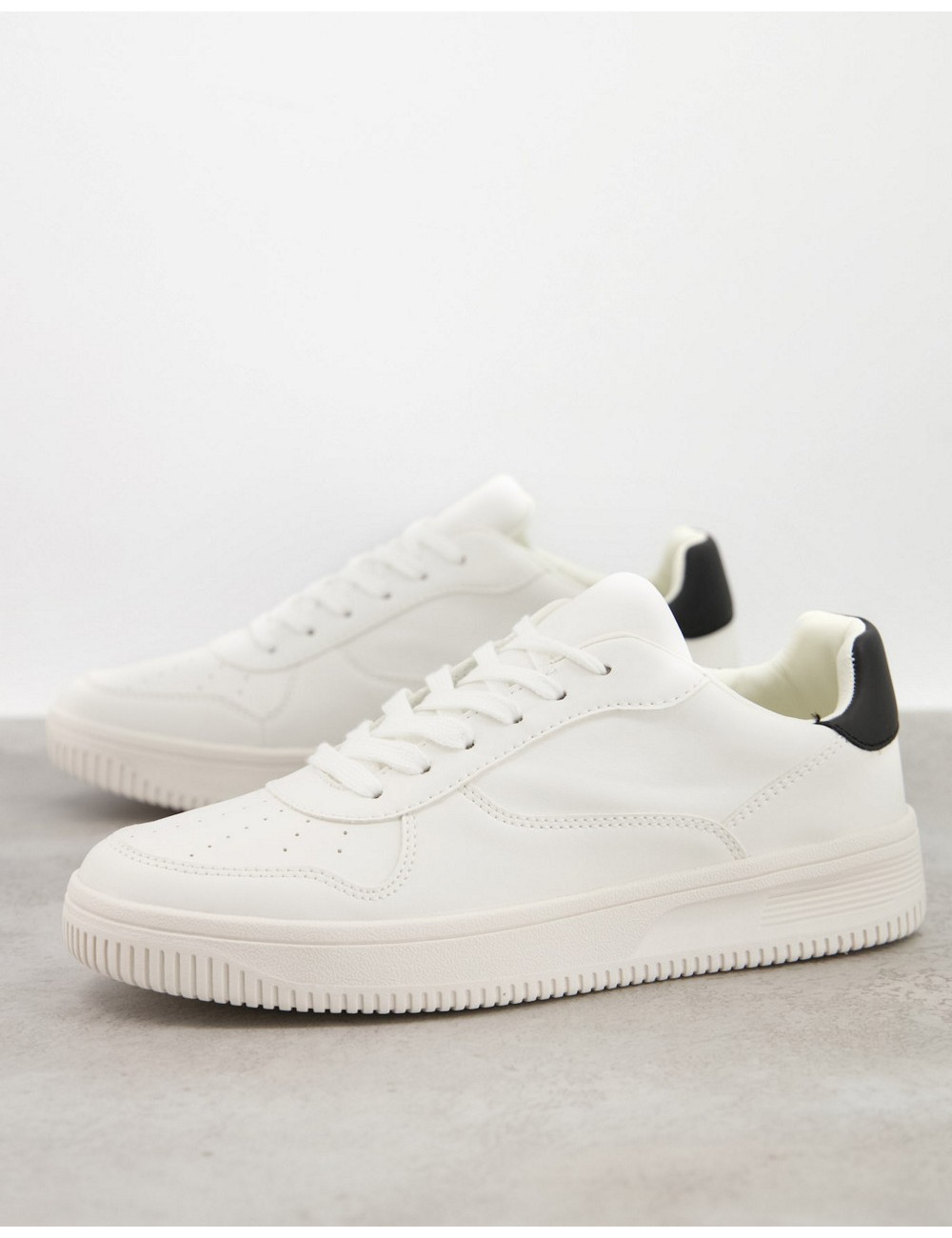 New Look trainer in white