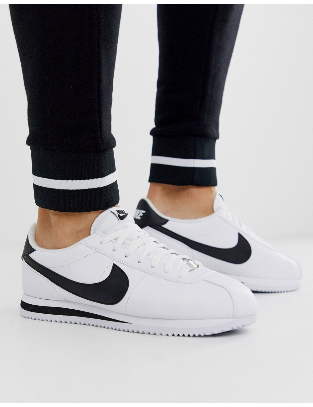 Nike cortez trainers in white