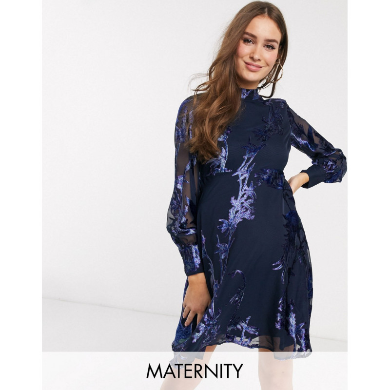Hope & Ivy Maternity sequin...