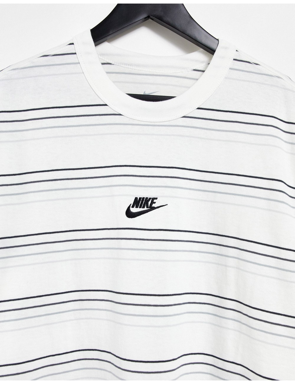 Nike oversized fit stripe...