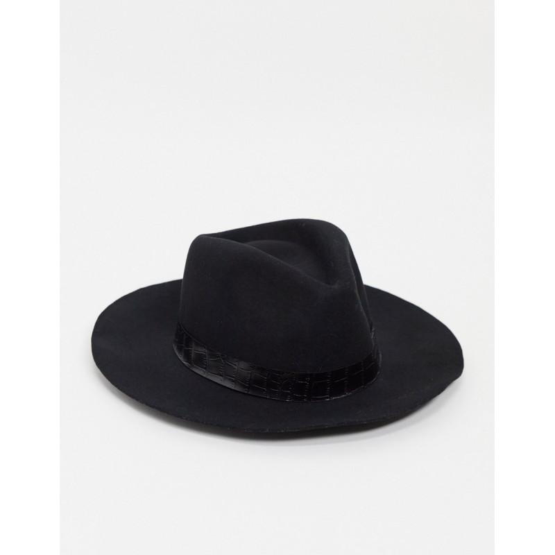 Pieces wool hat in black