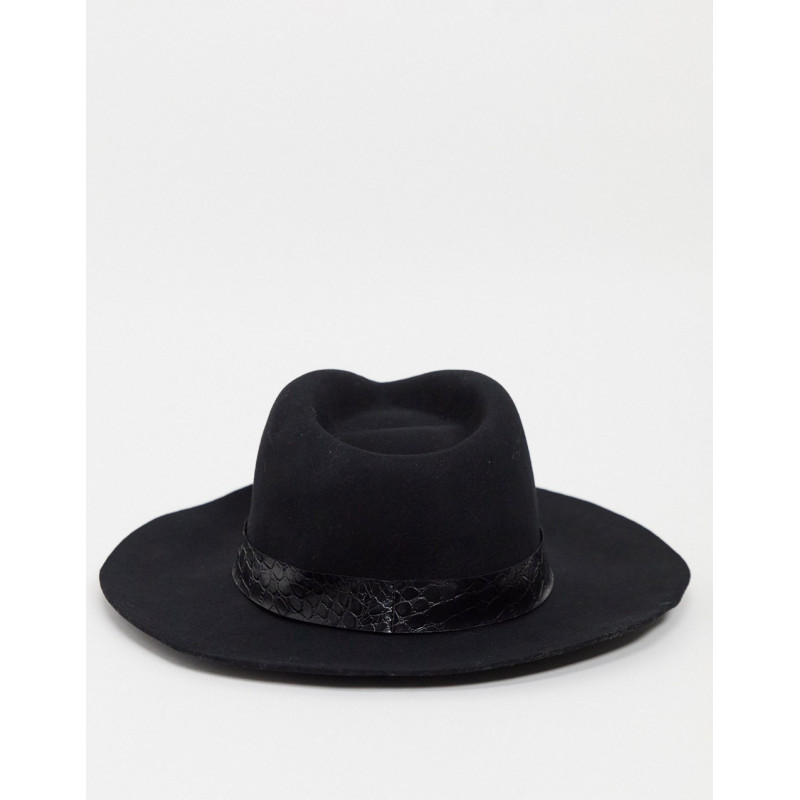 Pieces wool hat in black