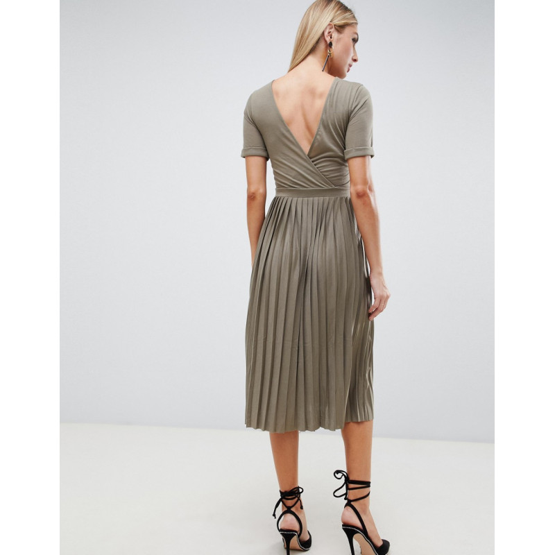 ASOS DESIGN pleated skirt...