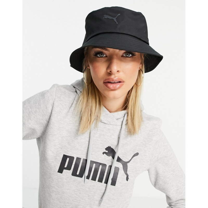 Puma bucket hat in black