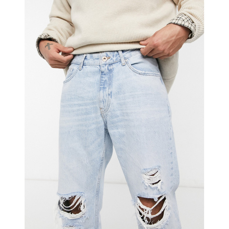 Bershka 90's fit jeans in...