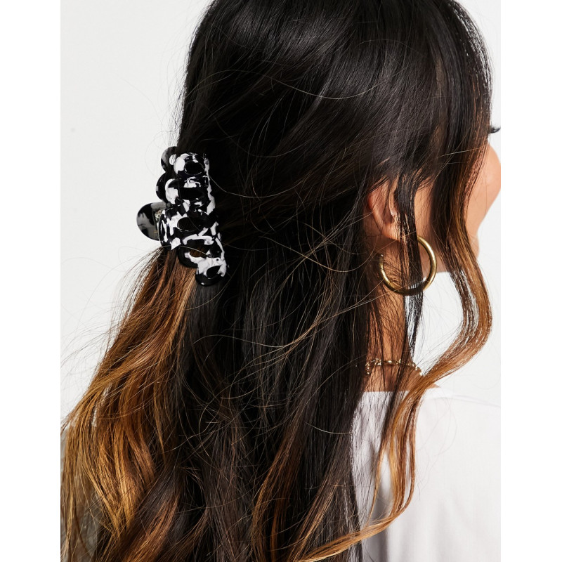 ASOS DESIGN hair claw in...