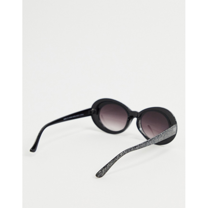 AJ Morgan oval sunglasses...