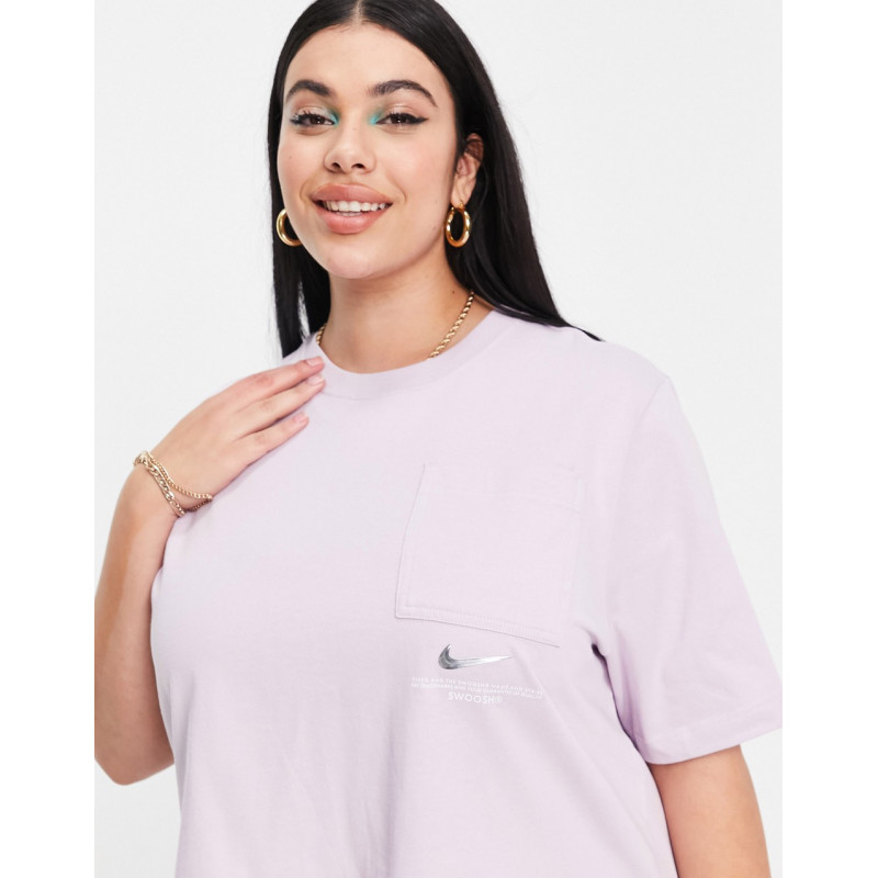 Nike Plus Size t-shirt in...