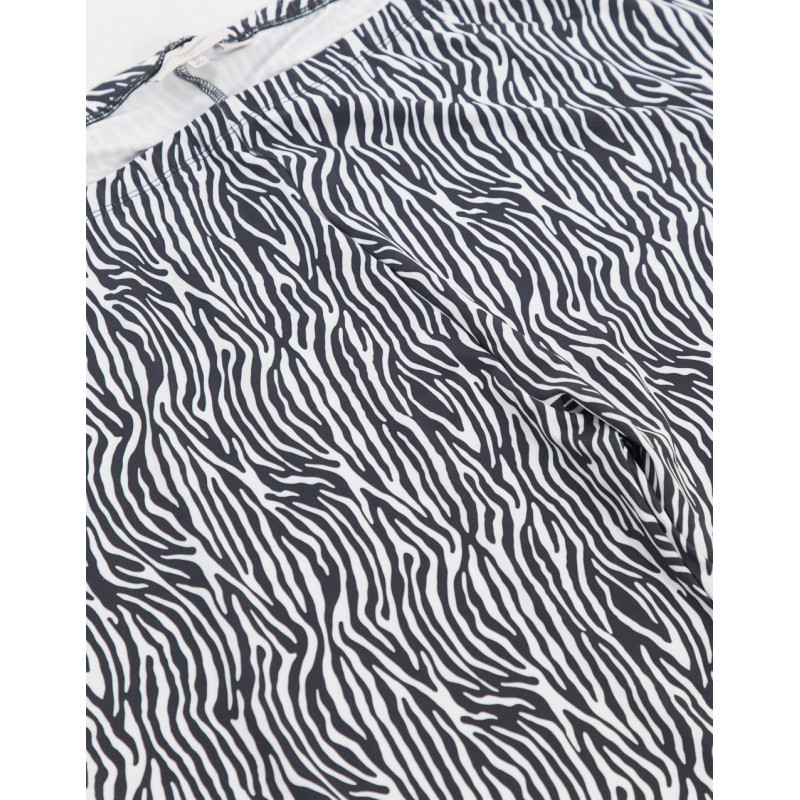 Only Curve legging in zebra...