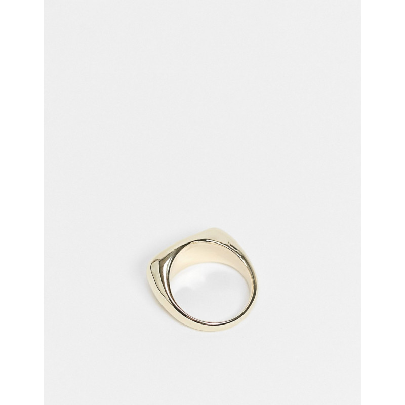 Whistles oval bulbous ring...