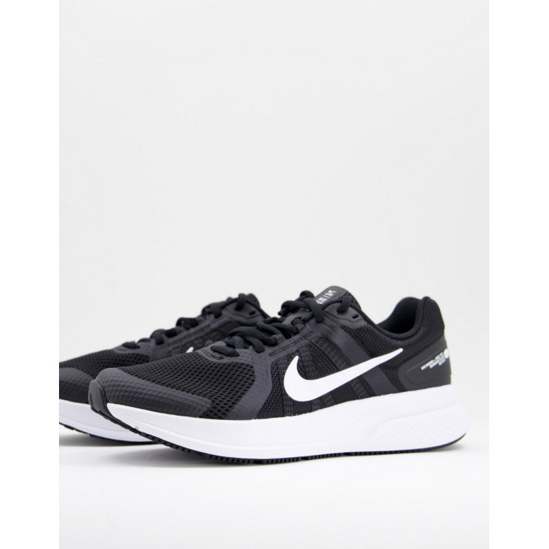 Nike Quest 2 trainers in...