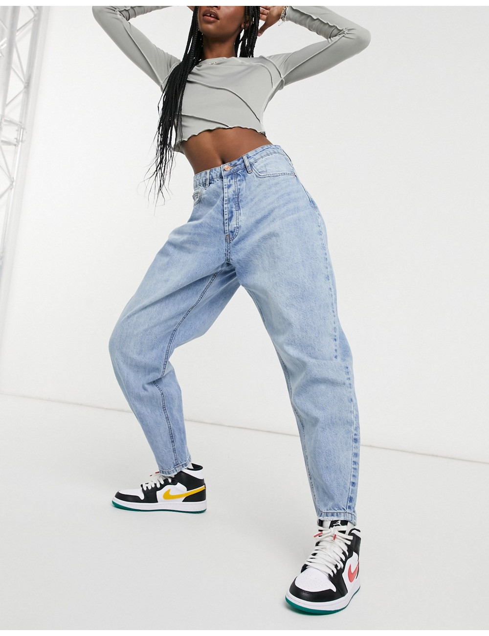 Missguided tapered jean in...