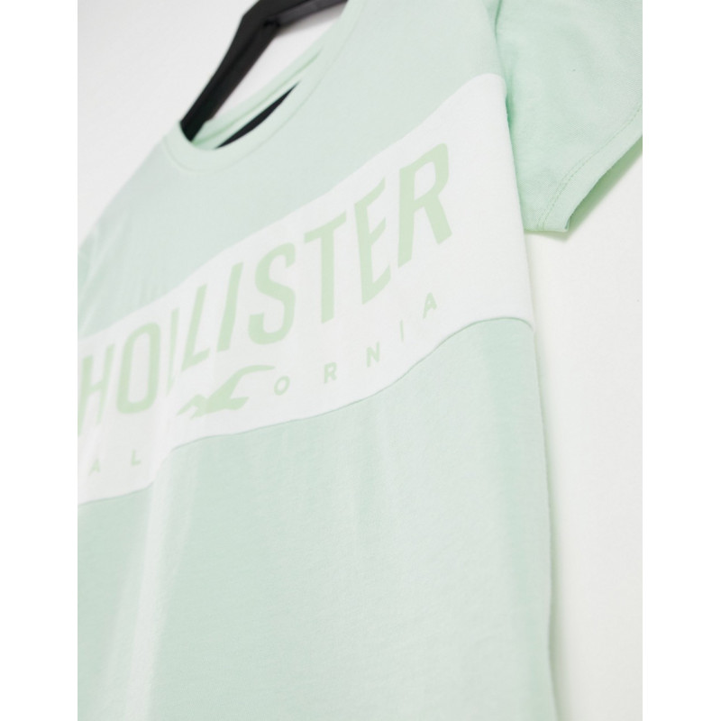 Hollister logo t shirt in...