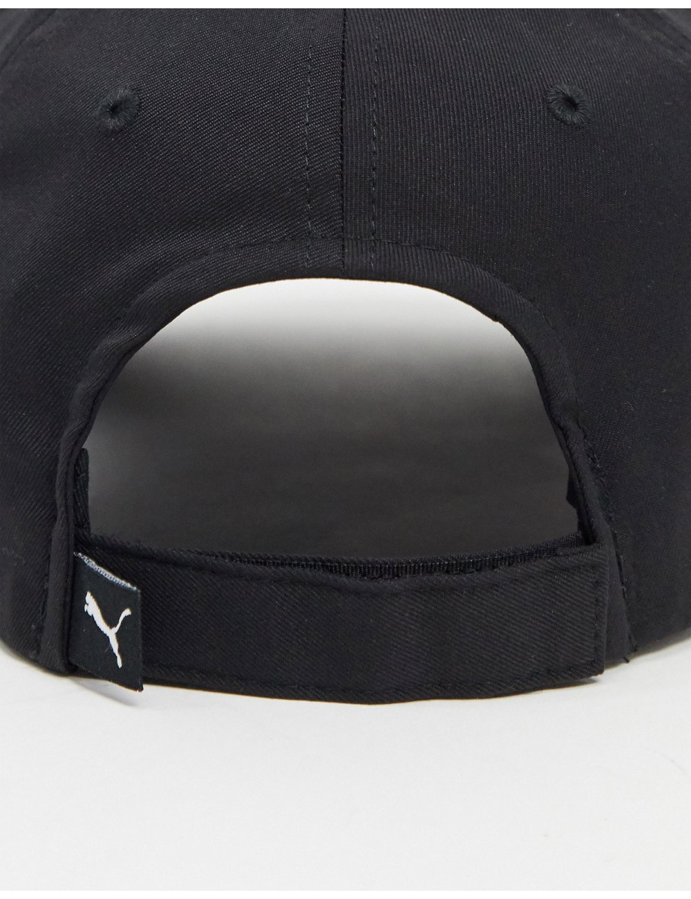 Puma metal logo cap in black