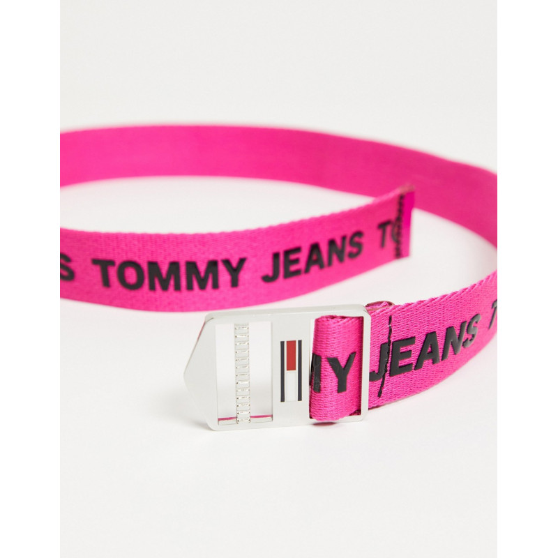 Tommy Jeans explorer logo...