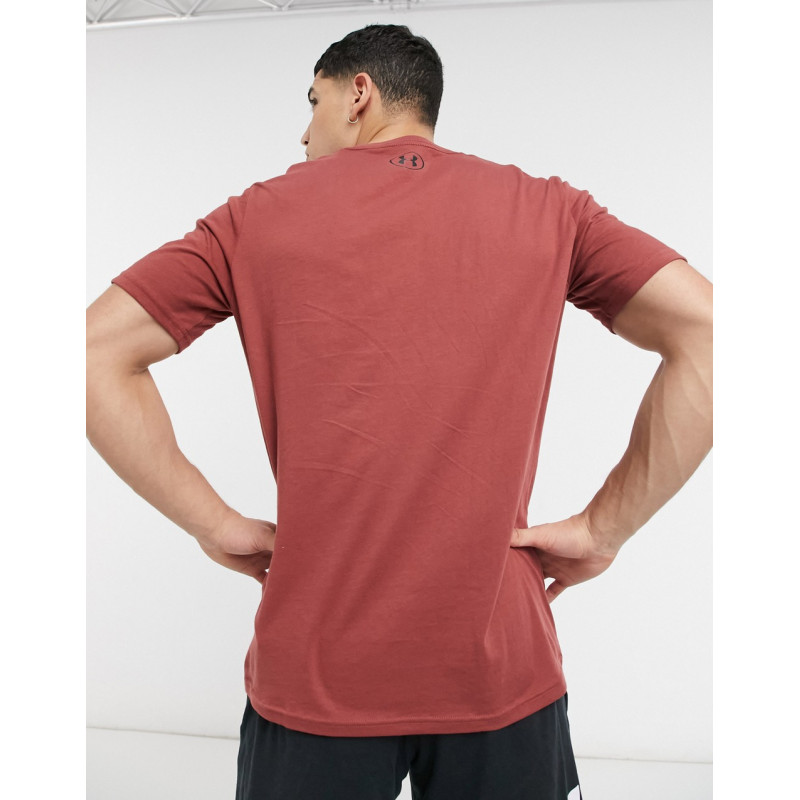 Under Armour t-shirt in red