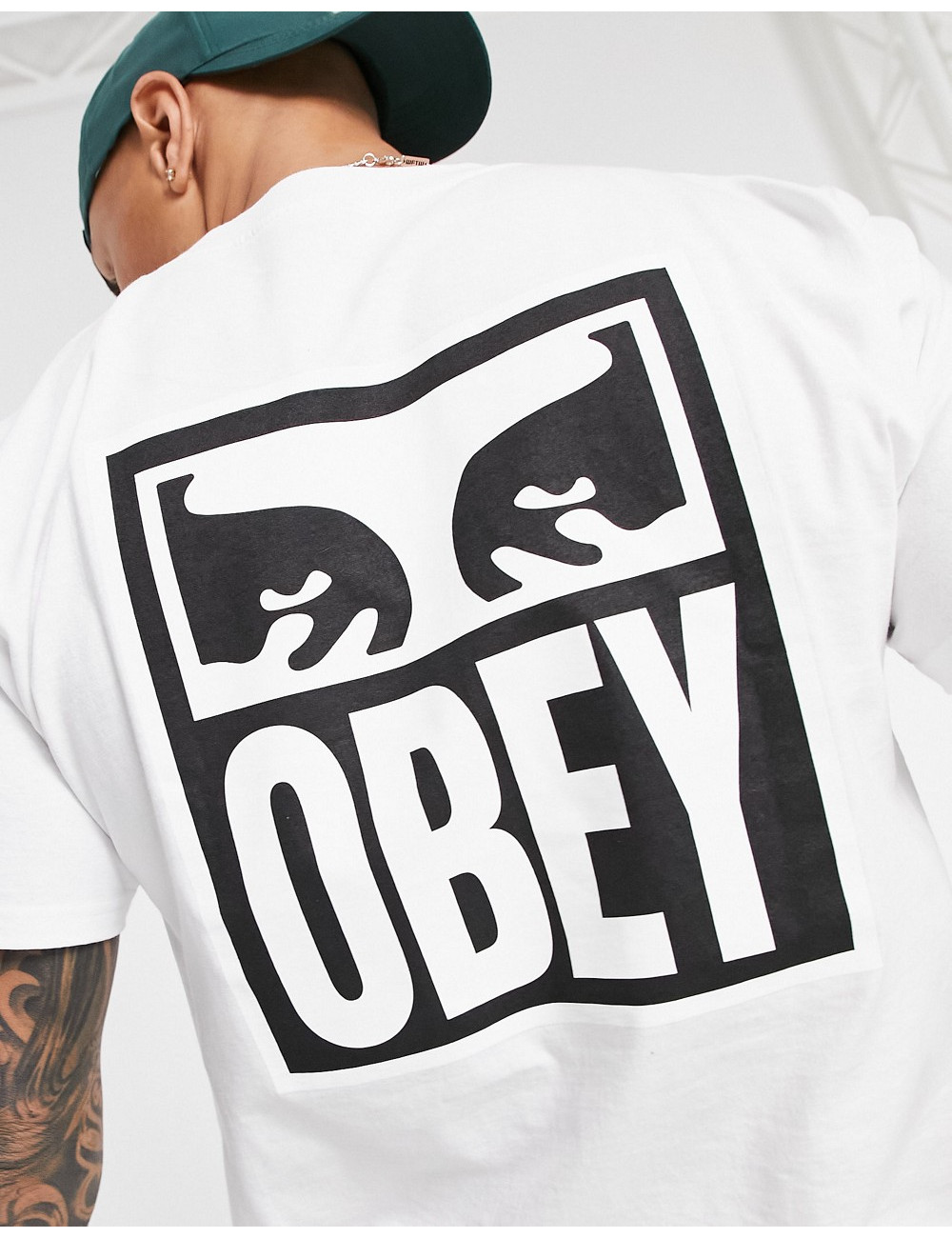 Obey eyes backprint t-shirt...