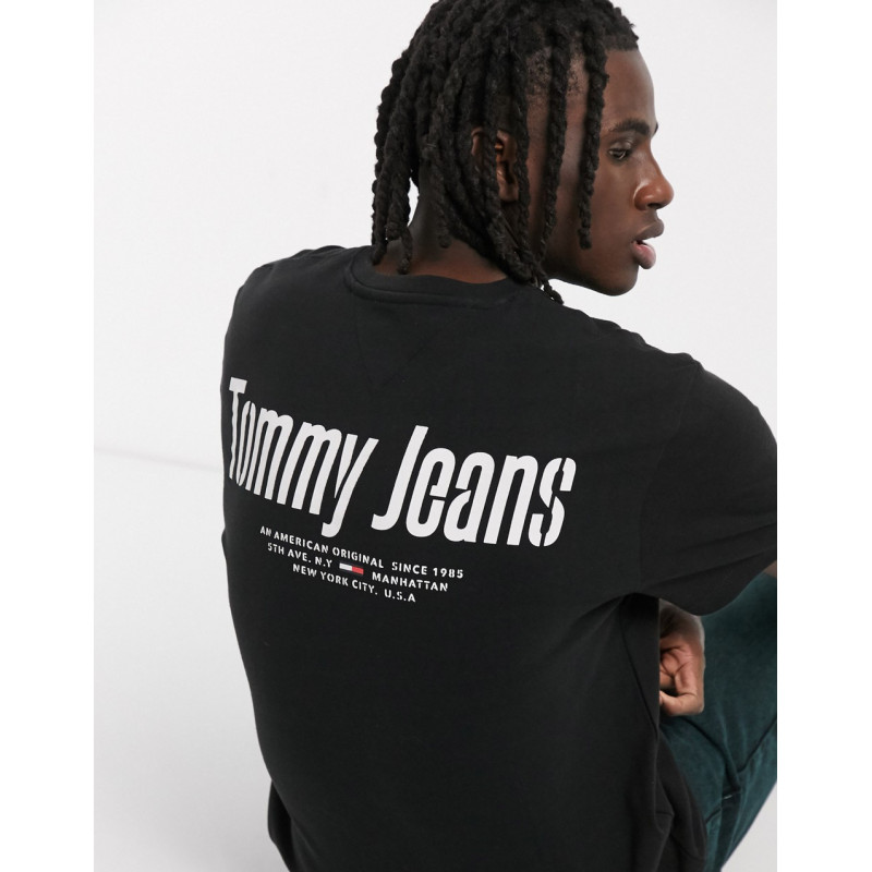Tommy Jeans text chest and...
