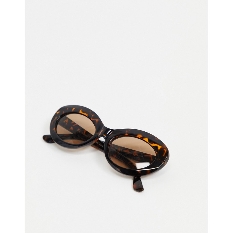 AJ Morgan oval sunglasses...